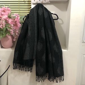 WILFRED Aritzia wool and cotton blend diamond mosaic blanket scarf